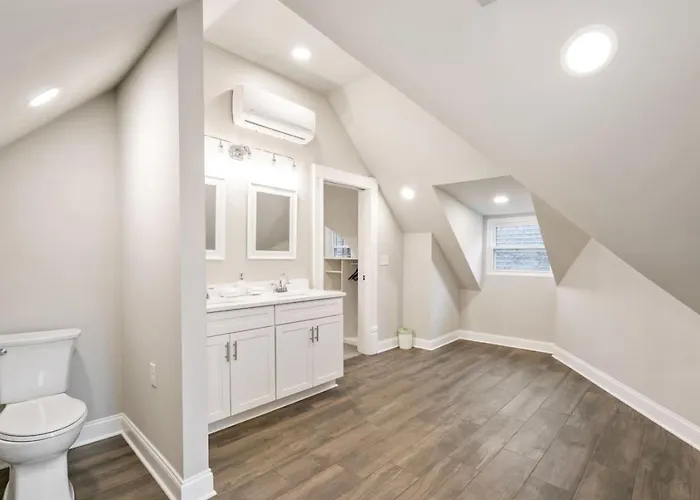 4 Story With 3 King Beds And Cozy Backyard * Pittsburgh