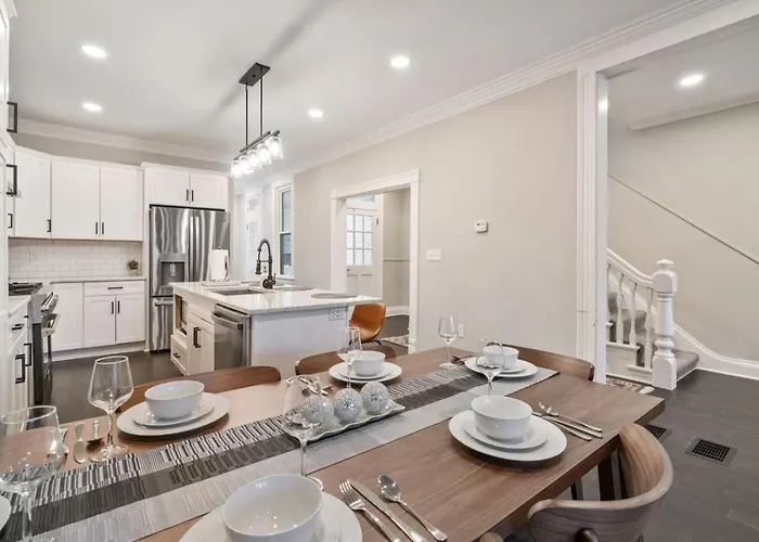 4 Story With 3 King Beds And Cozy Backyard * Pittsburgh