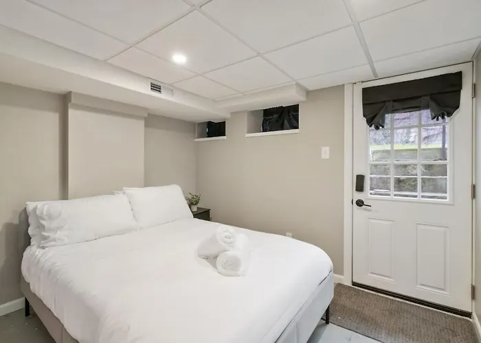 4 Story With 3 King Beds And Cozy Backyard * Pittsburgh