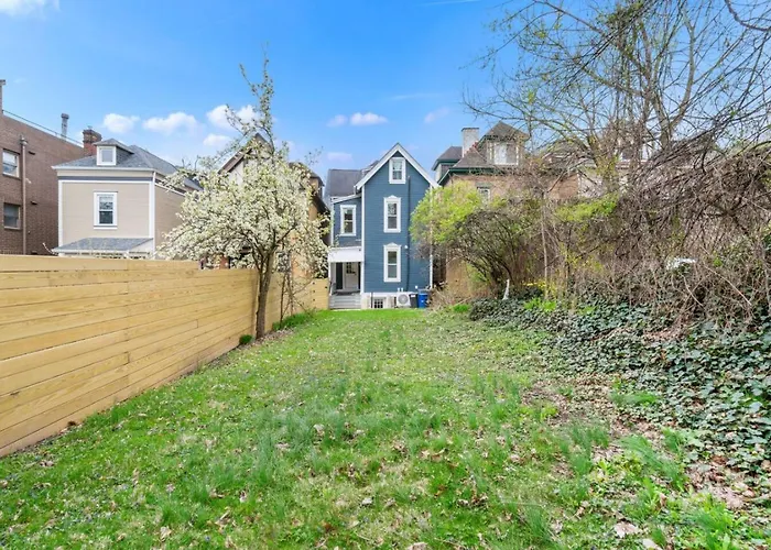 4 Story With 3 King Beds And Cozy Backyard Pittsburgh